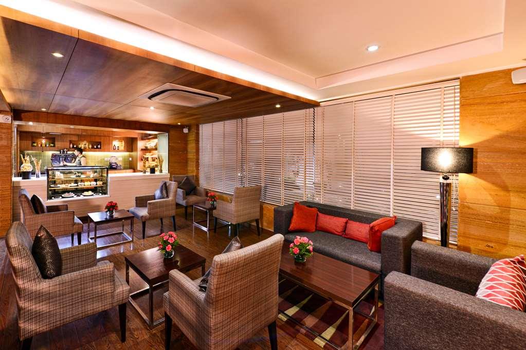 Quality Inn Gurgaon Restaurant photo