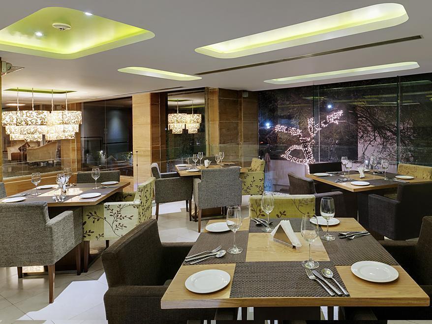 Quality Inn Gurgaon Exterior photo