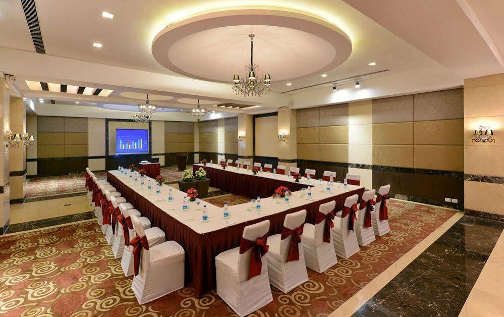 Quality Inn Gurgaon Exterior photo